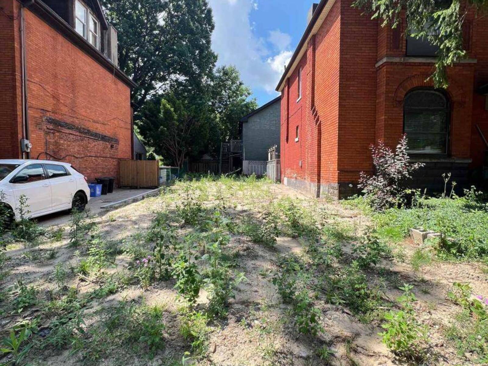 128 STINSON STREET, Hamilton, Ontario L8N 1S6