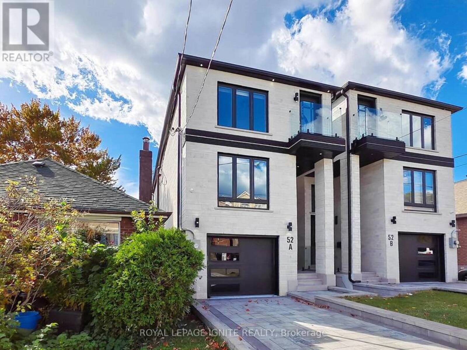 52A ROBINSON AVENUE, Toronto, Ontario M1L 3T1