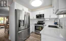 2092 HUNT CRESCENT | Burlington Ontario | Slide Image Eighteen