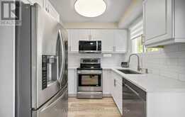2092 HUNT CRESCENT | Burlington Ontario | Slide Image Twenty