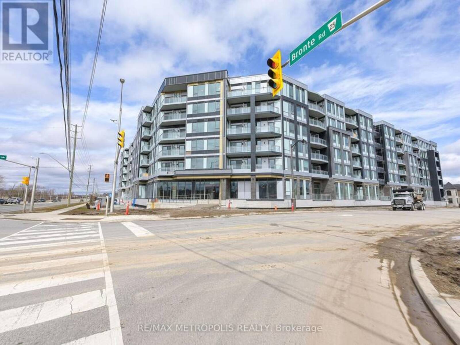 246 - 2501 SAW WHET BOULEVARD, Oakville, Ontario L6M 5N2
