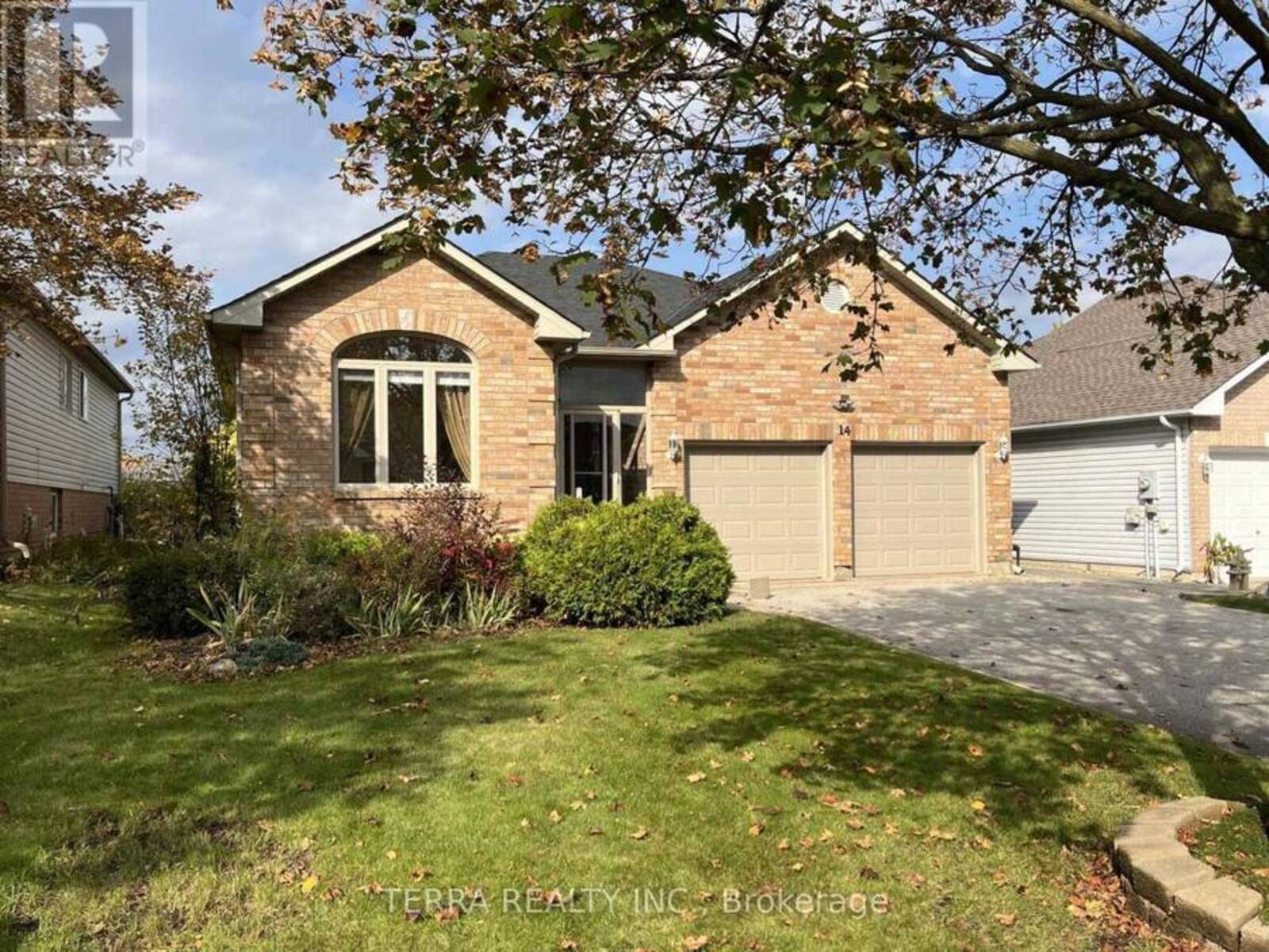 14 WEBB STREET, Barrie, Ontario L4N 6V2