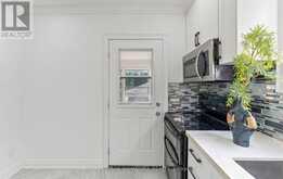 317 GLIDDON AVENUE | Oshawa Ontario | Slide Image Sixteen