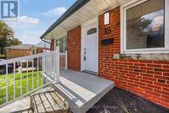 18 ROBERTSFIELD CRESCENT | Toronto Ontario | Slide Image Five