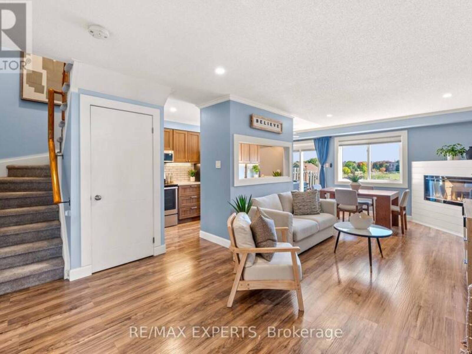 25 MAINPRIZE CRESCENT, East Gwillimbury, Ontario L0G 1M0