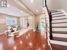 813 STONEHAVEN AVENUE | Newmarket Ontario | Slide Image Three