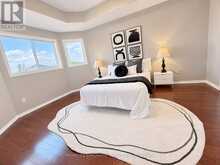 813 STONEHAVEN AVENUE | Newmarket Ontario | Slide Image Nine