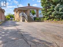 7 PECAN COURT | Toronto Ontario | Slide Image Two