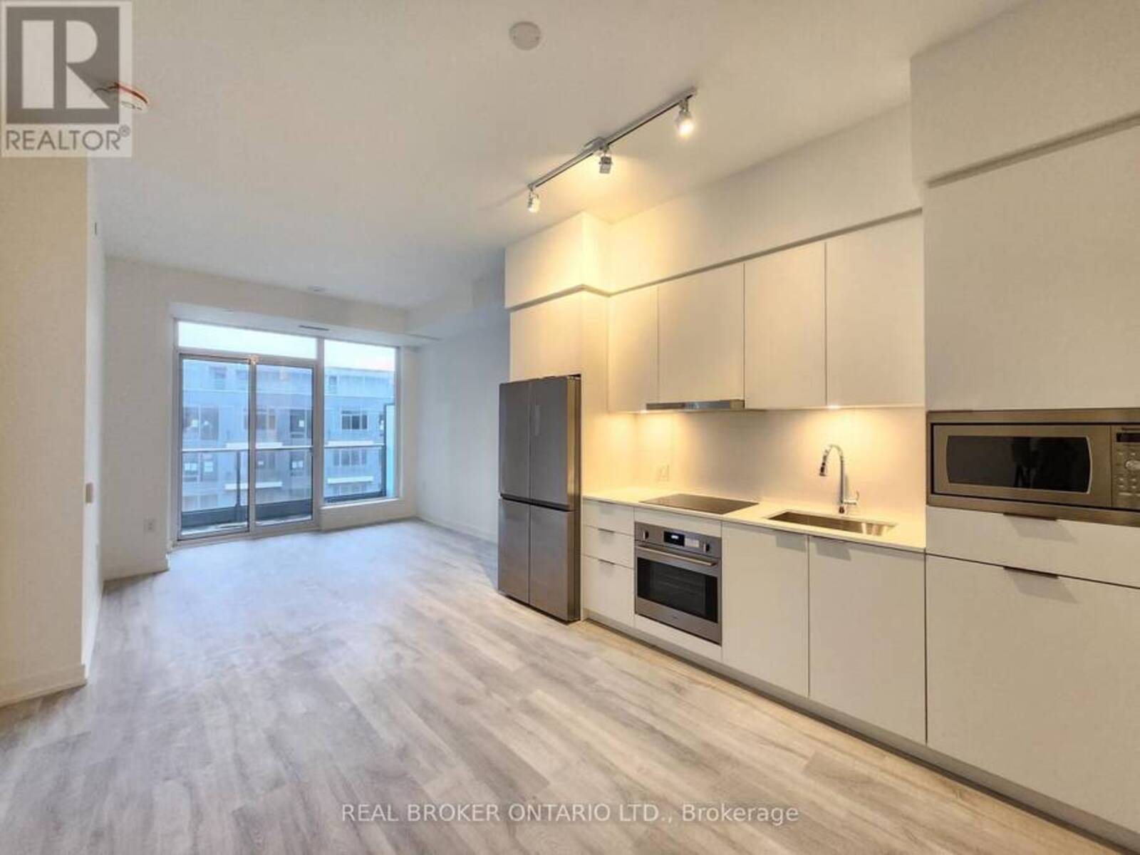 N625 - 7 GOLDEN LION HEIGHTS, Toronto, Ontario M2M 4E7