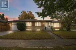 11 SUMMERGLADE DRIVE | Toronto Ontario | Slide Image Forty-six