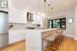 16 PINE CRESCENT | Toronto Ontario | Slide Image Nine
