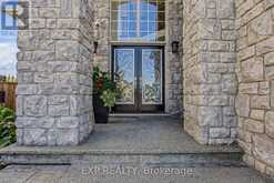 4 PLAYFAIR COURT | Hamilton Ontario | Slide Image Four
