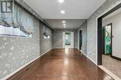 12 MANDEL CRESCENT | Toronto Ontario | Slide Image Nine
