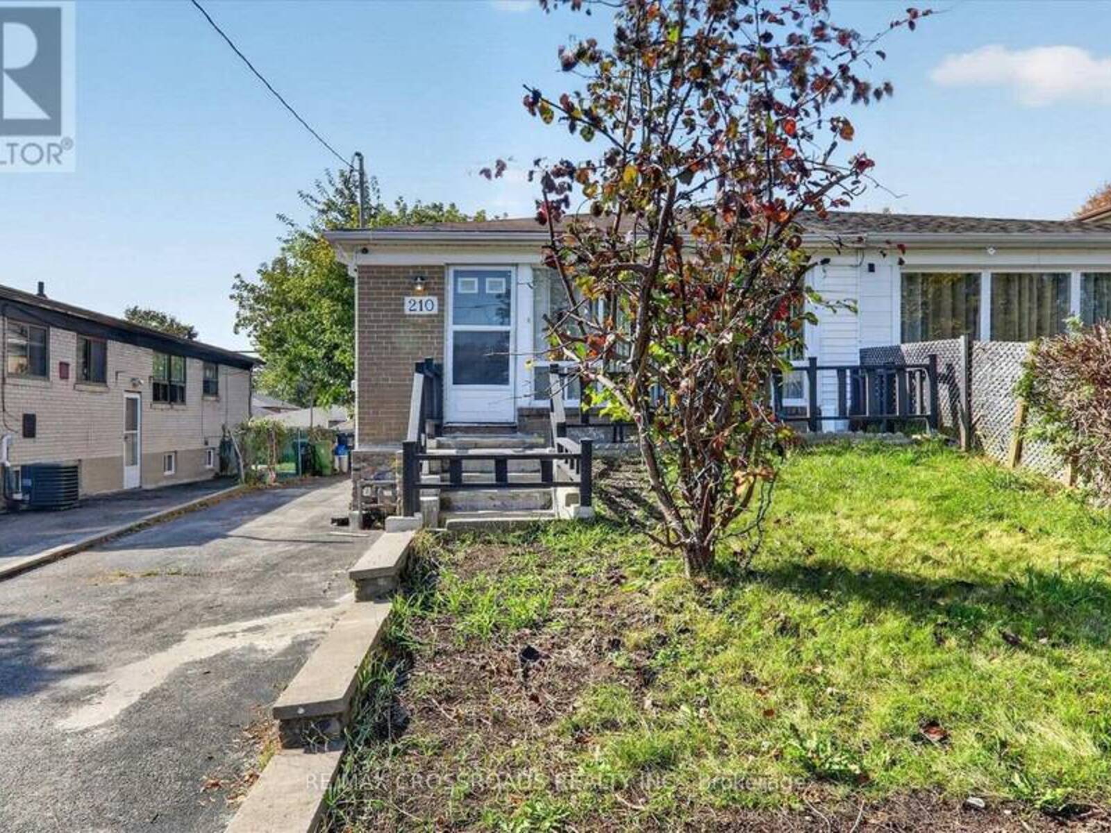 210 LINDEN AVENUE, Toronto, Ontario M1K 3H8