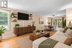 98 DON MOR DRIVE | Newmarket Ontario | Slide Image Thirteen