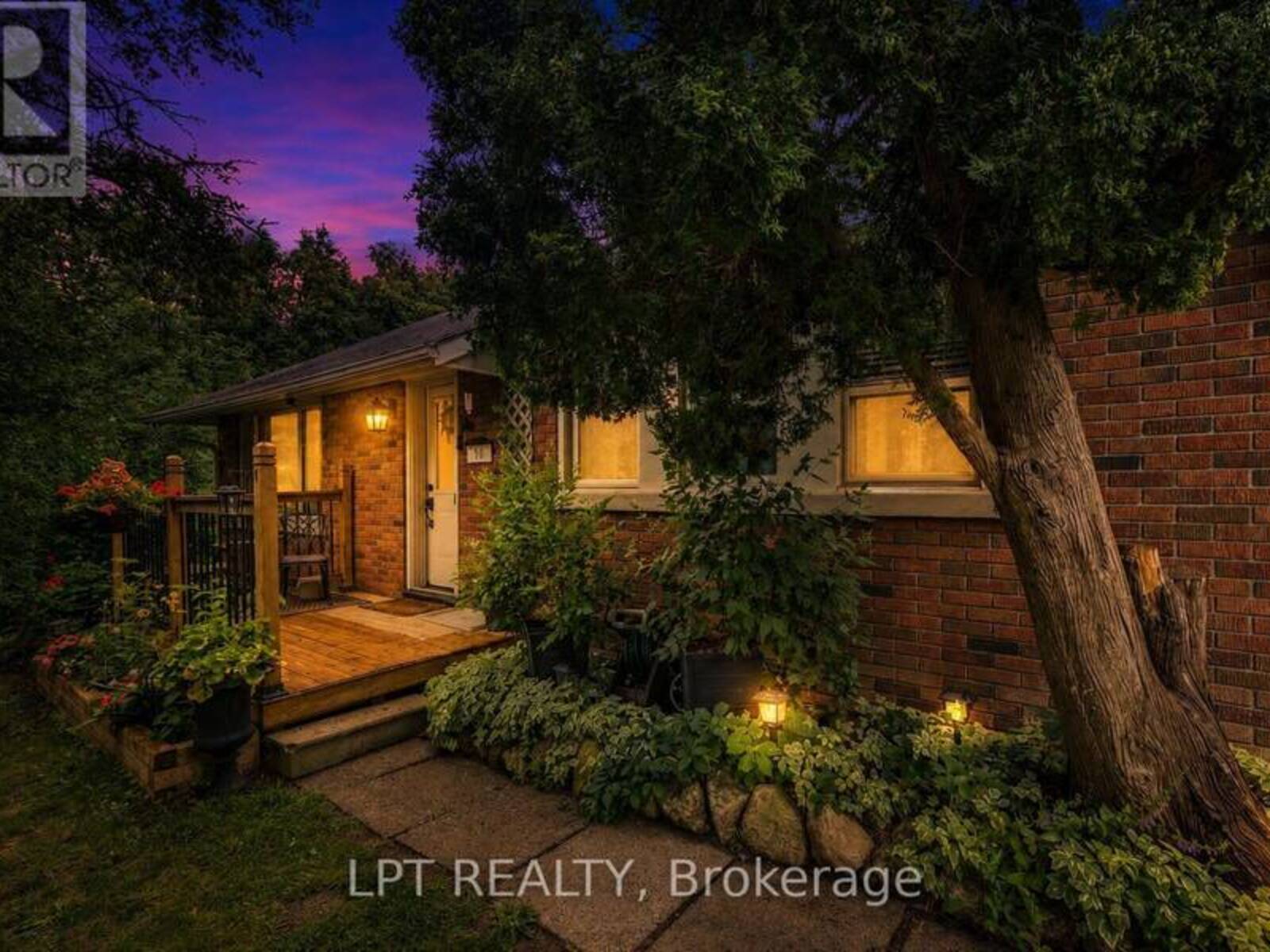 98 DON MOR DRIVE, Newmarket, Ontario L3Y 1G7