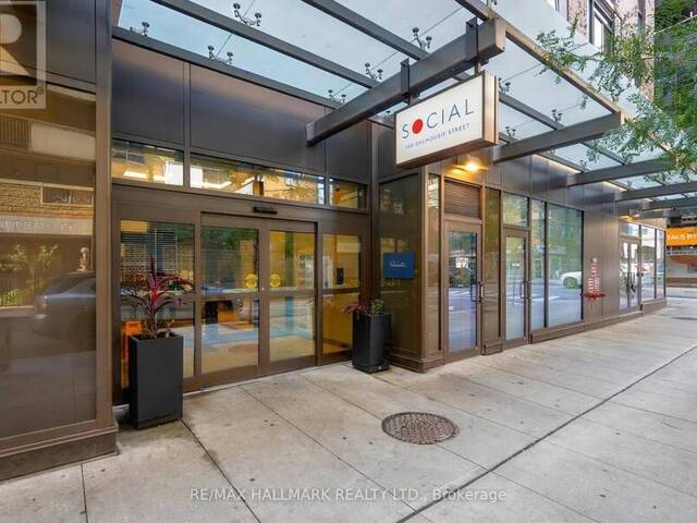 709 - 100 DALHOUSIE STREET Toronto Ontario, M5B 0C7 - 2 Bedrooms Condo For Sale