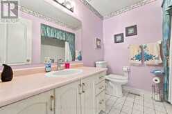 18 DEERGLEN TERRACE | Aurora Ontario | Slide Image Eighteen