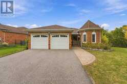 18 DEERGLEN TERRACE | Aurora Ontario | Slide Image One