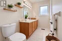 65 MAFFEY CRESCENT | Richmond Hill Ontario | Slide Image Sixteen