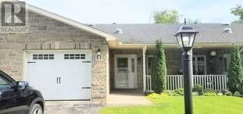 31 GREENWAY DRIVE | Wasaga Beach Ontario | Slide Image One
