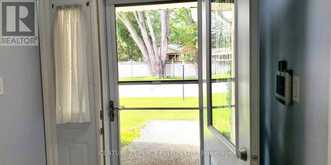 31 GREENWAY DRIVE | Wasaga Beach Ontario | Slide Image Two