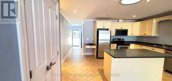 31 GREENWAY DRIVE | Wasaga Beach Ontario | Slide Image Five