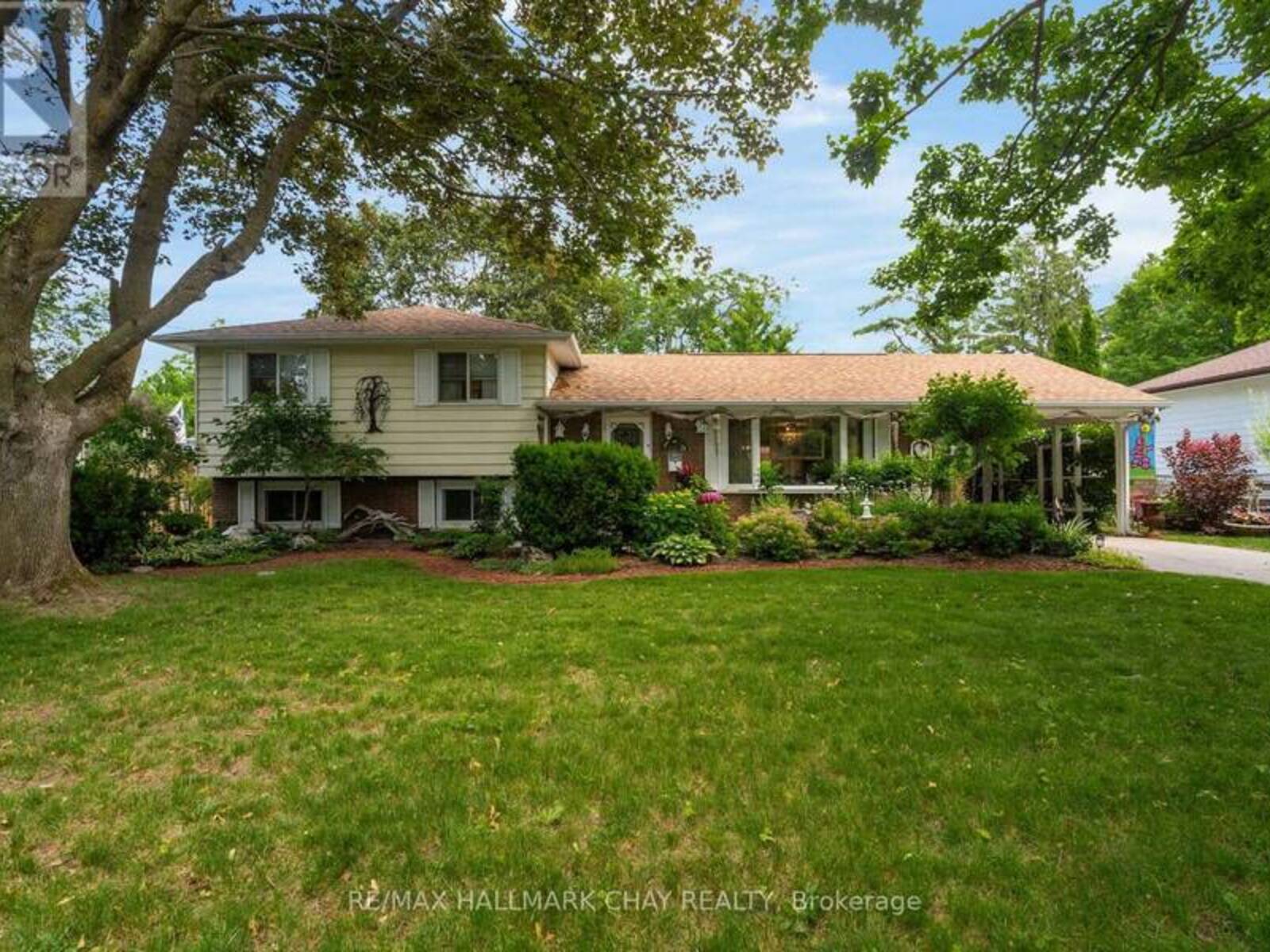 82 FOURTH STREET, Orillia, Ontario L3V 4B8