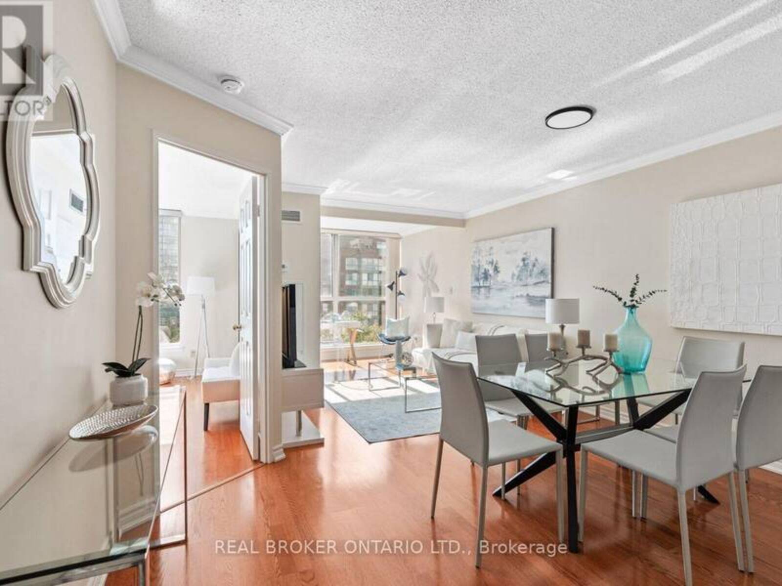 747 - 24 SOUTHPORT STREET, Toronto, Ontario M6S 4Z1