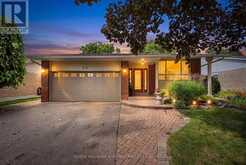 80 FAIRWAY DRIVE | Aurora Ontario | Slide Image One