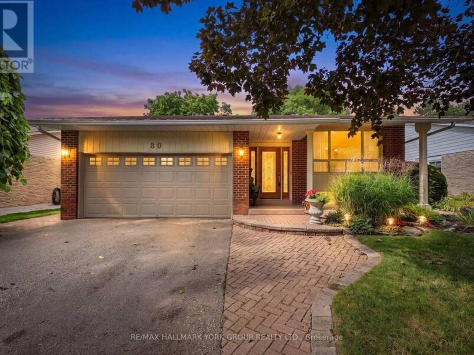80 FAIRWAY DRIVE, Aurora, Ontario L4G 2H4