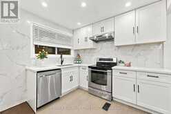 11 DAVIDSON ROAD | Aurora Ontario | Slide Image Four