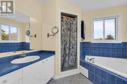 6 WHISPERING PINE PLACE | Barrie Ontario | Slide Image Twenty-three