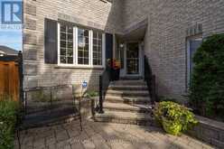 6 WHISPERING PINE PLACE | Barrie Ontario | Slide Image Three