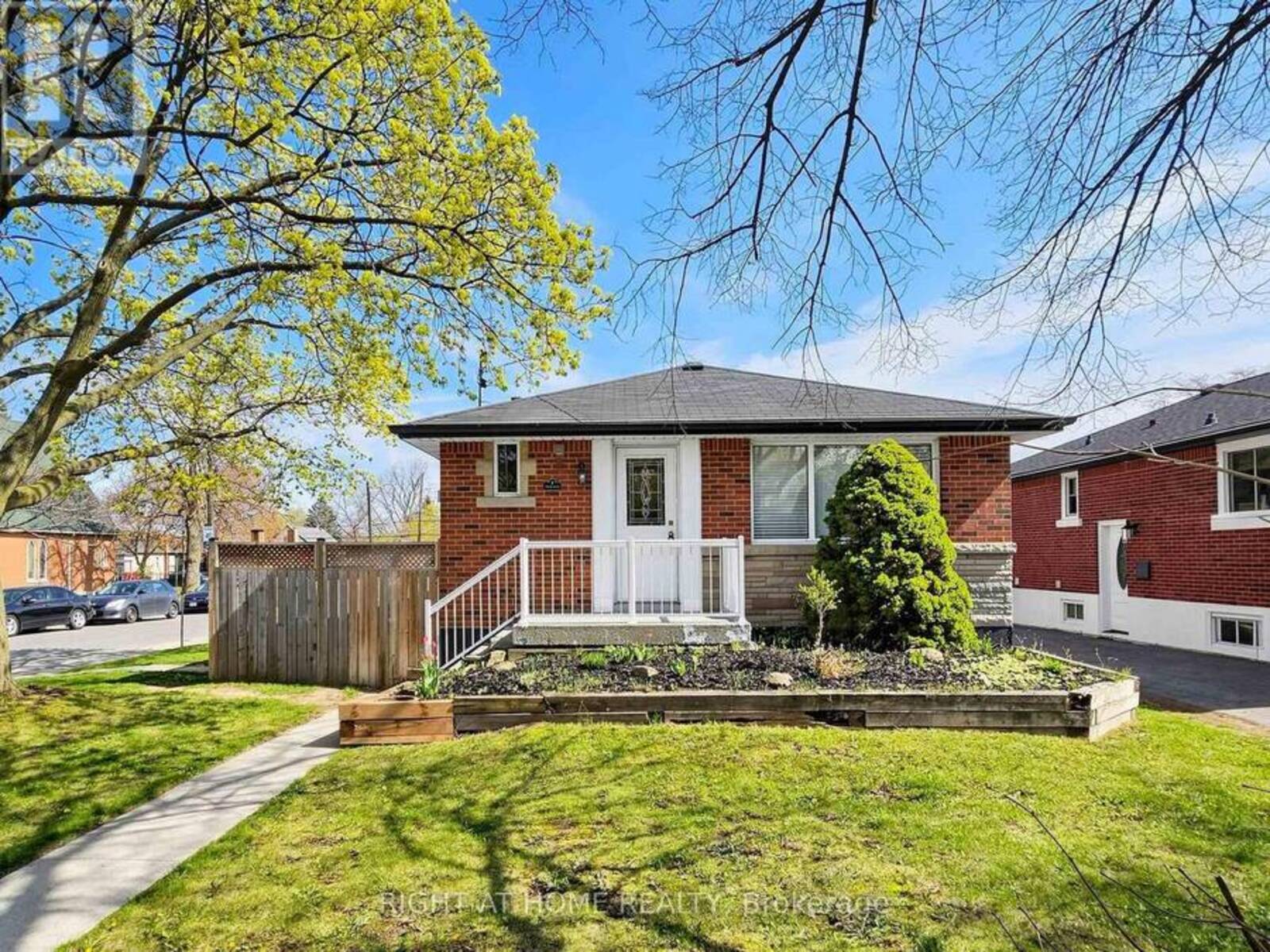 1 WELBOURN DRIVE, Hamilton, Ontario L9A 3N1