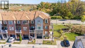 13 - 11 STOCKBRIDGE GARDENS | Hamilton Ontario | Slide Image Thirty-two