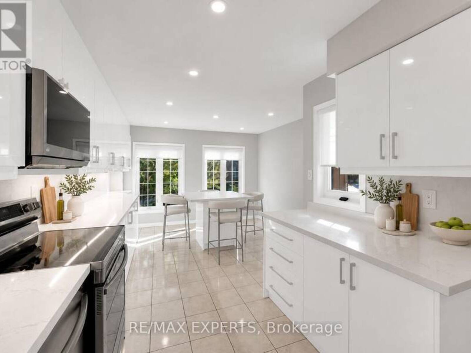 117 PINEDALE GATE, Vaughan, Ontario L4L 8X3