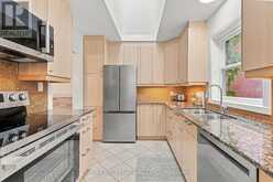 8 NORTHOLT COURT | Toronto Ontario | Slide Image Twelve