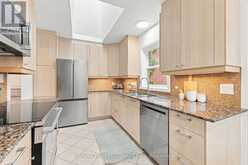 8 NORTHOLT COURT | Toronto Ontario | Slide Image Thirteen