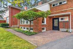 8 NORTHOLT COURT | Toronto Ontario | Slide Image Two