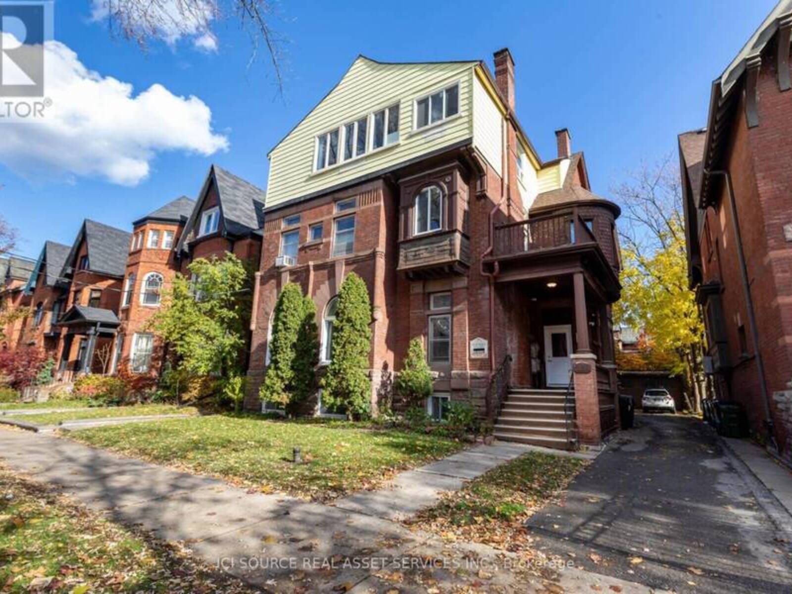 55 MADISON AVENUE, Toronto, Ontario M5R 2S3