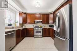 4 - 71 PUCCINI DRIVE | Richmond Hill Ontario | Slide Image Twelve