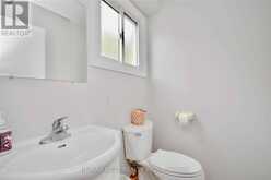 77 CARLTON ROAD | Barrie Ontario | Slide Image Nine