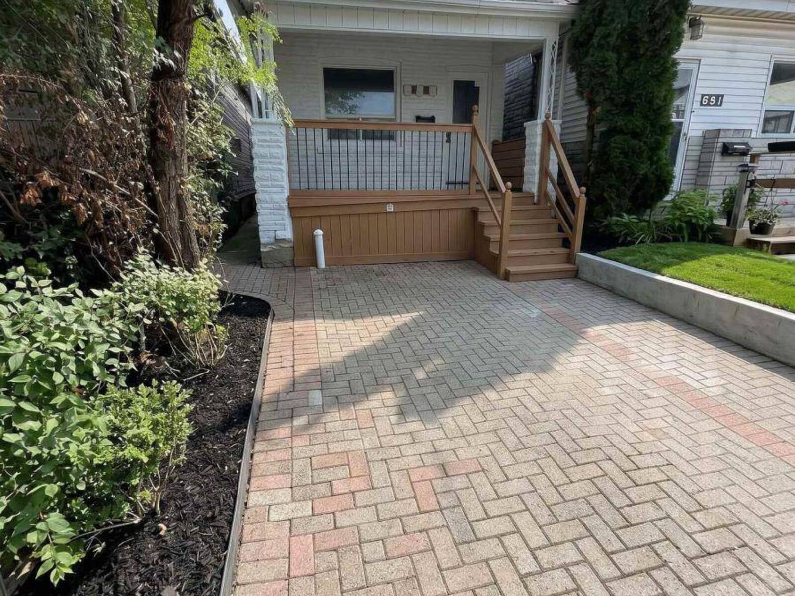683 MORTIMER AVENUE, Toronto, Ontario M4C 2K1