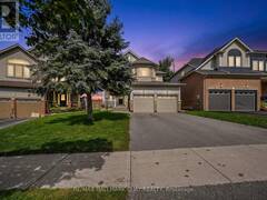 14 STRATHMORE PLACE Barrie Ontario, L4N 0K1
