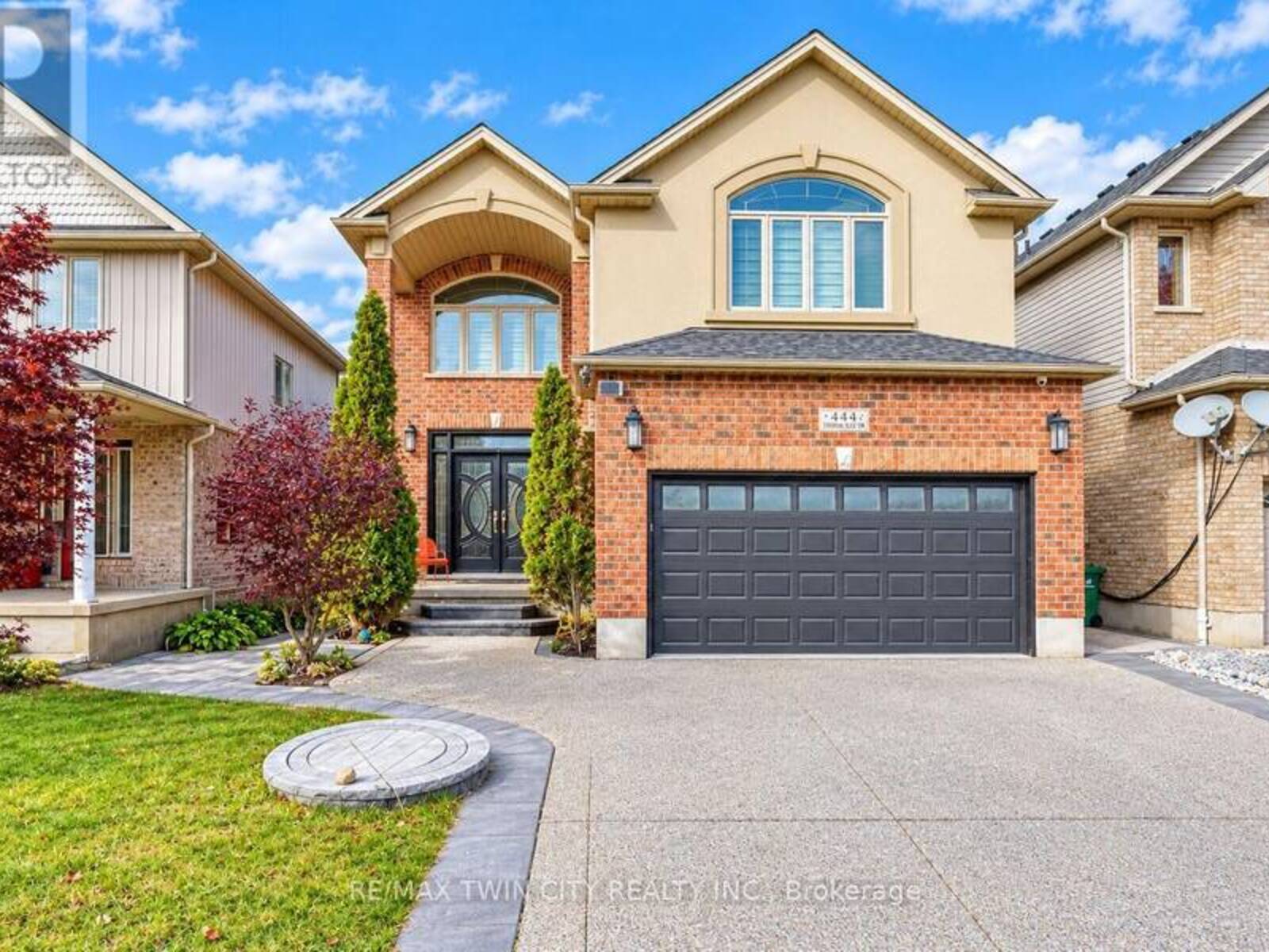 444 THOMAS SLEE DRIVE, Kitchener, Ontario N2P 2X6
