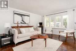 37 CYNTHIA ROAD | Toronto Ontario | Slide Image Three