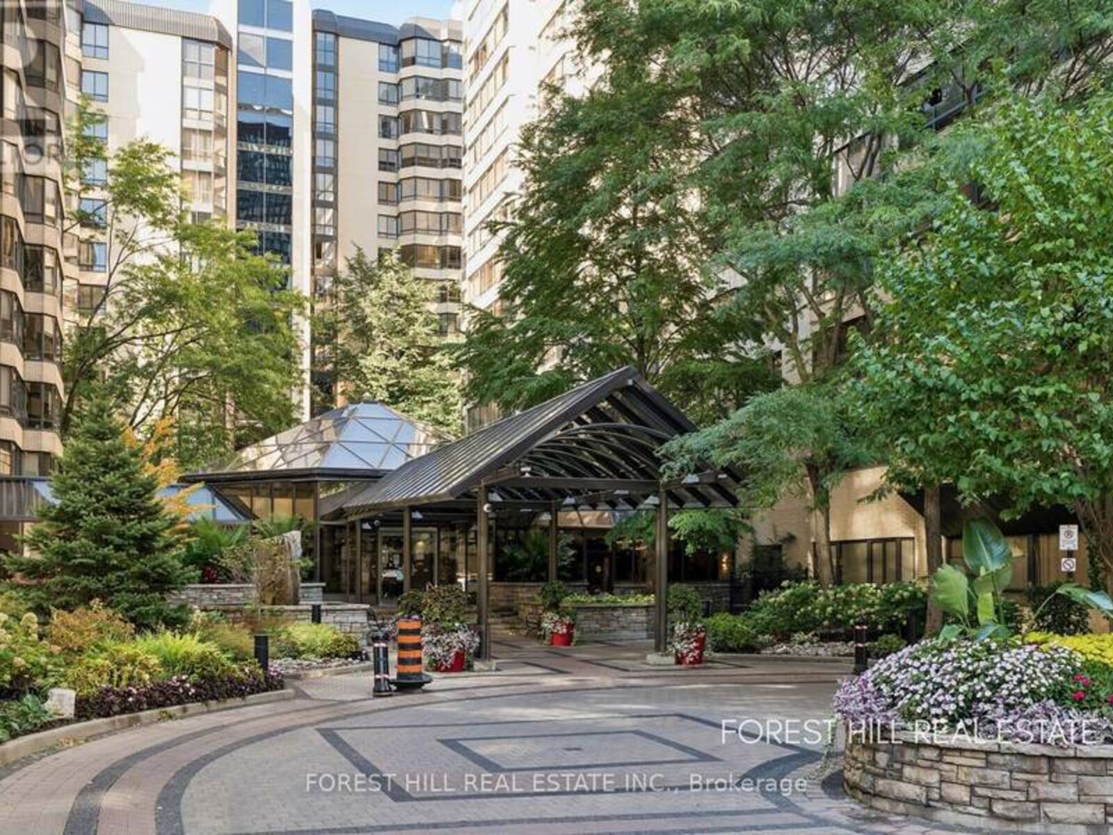 301B - 195 ST. PATRICK STREET, Toronto, Ontario M5R 2Y8