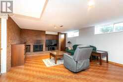 82 RENAULT CRESCENT | Toronto Ontario | Slide Image Thirty-one