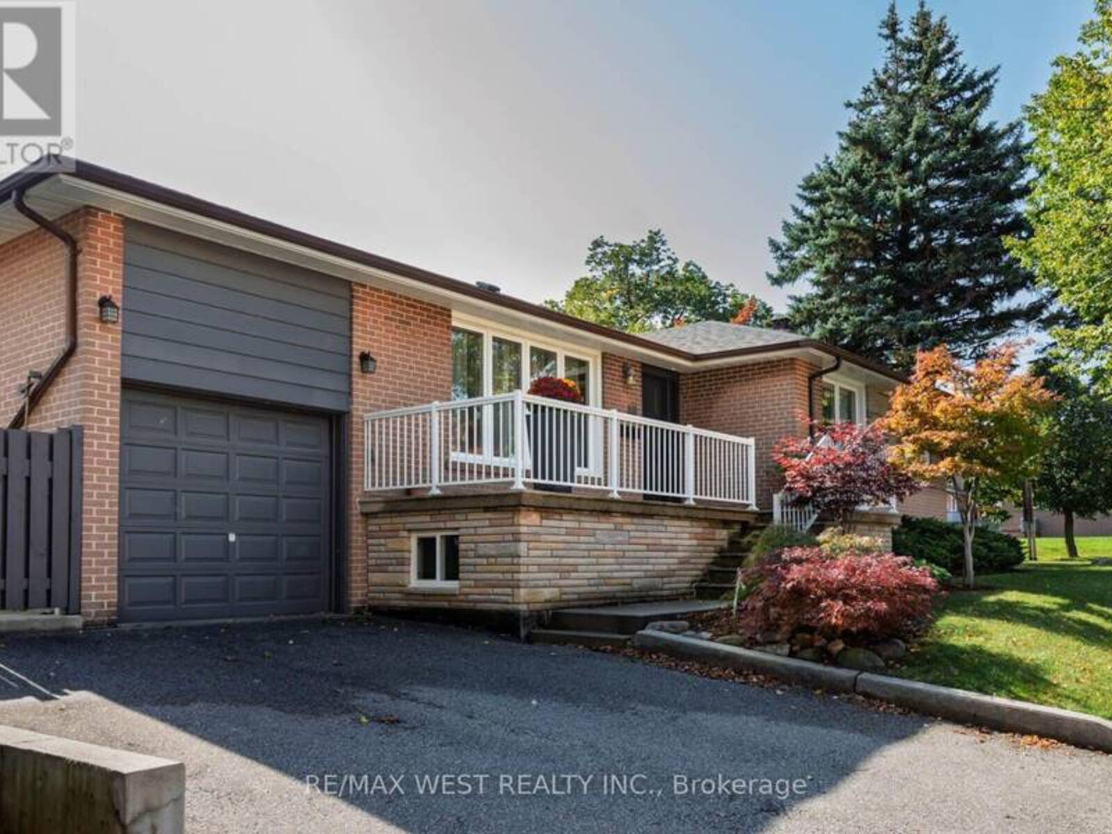 82 RENAULT CRESCENT, Toronto, Ontario M9P 1J6